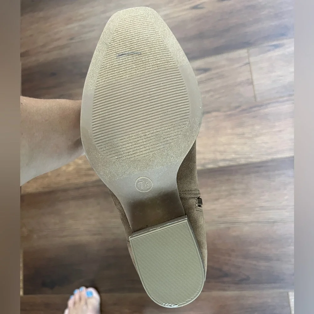 Universal Thread Boots - Picture 3 of 3